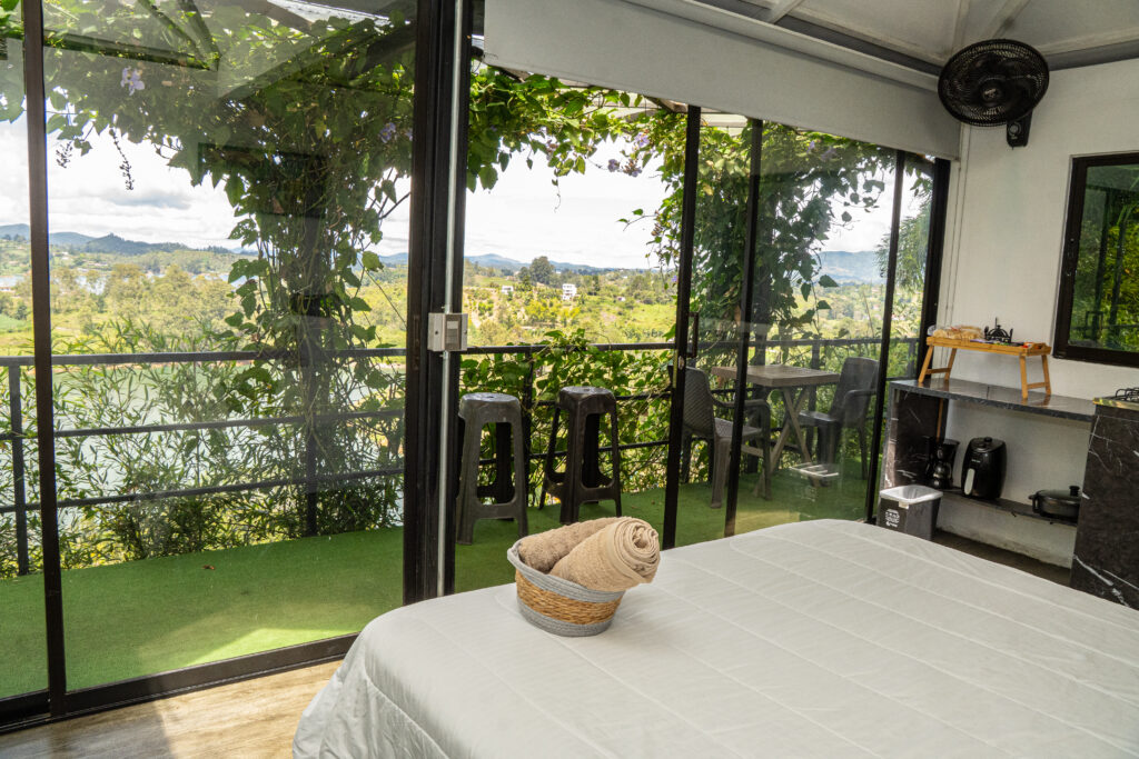 Glamping de lujo en guatapé Zafiro con vista al embalse